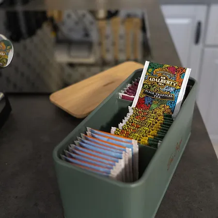 Blue Rooster - Free Parking Space *