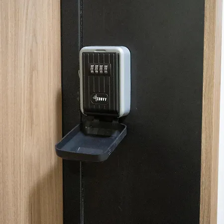 Blue Rooster - Free Parking Space *